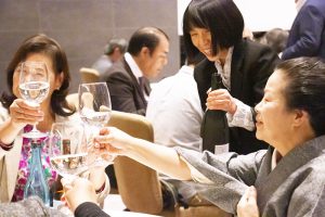 銀の翼を楽しむ会の様子